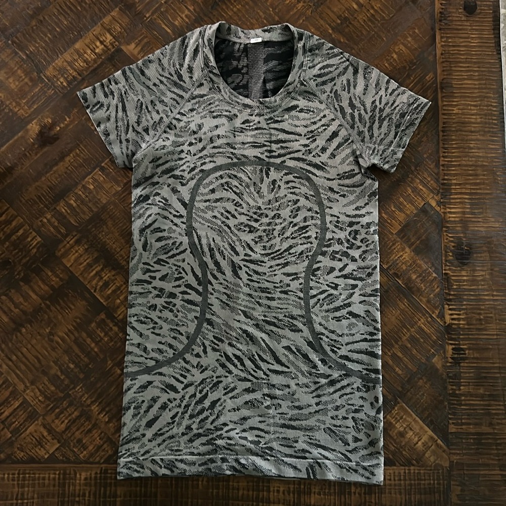 Lululemon Swiftly tech Size 4